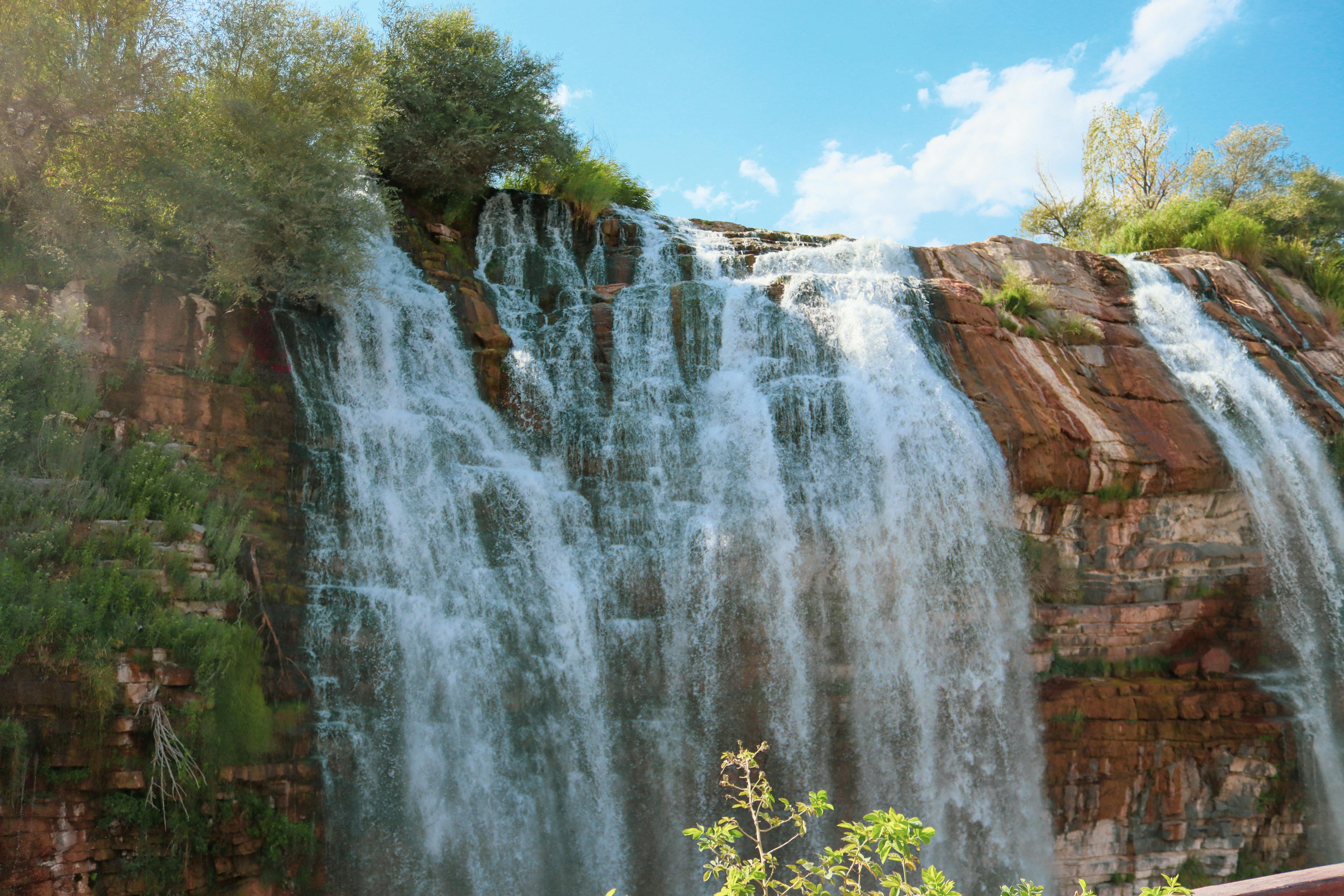 Nafakhum Waterfall